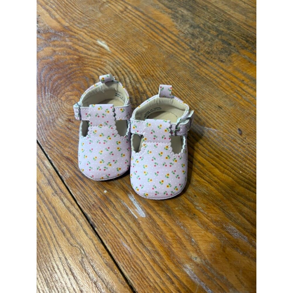 Lucky Brand Size 1 Baby Girl Shoes Flower Print *Never worn